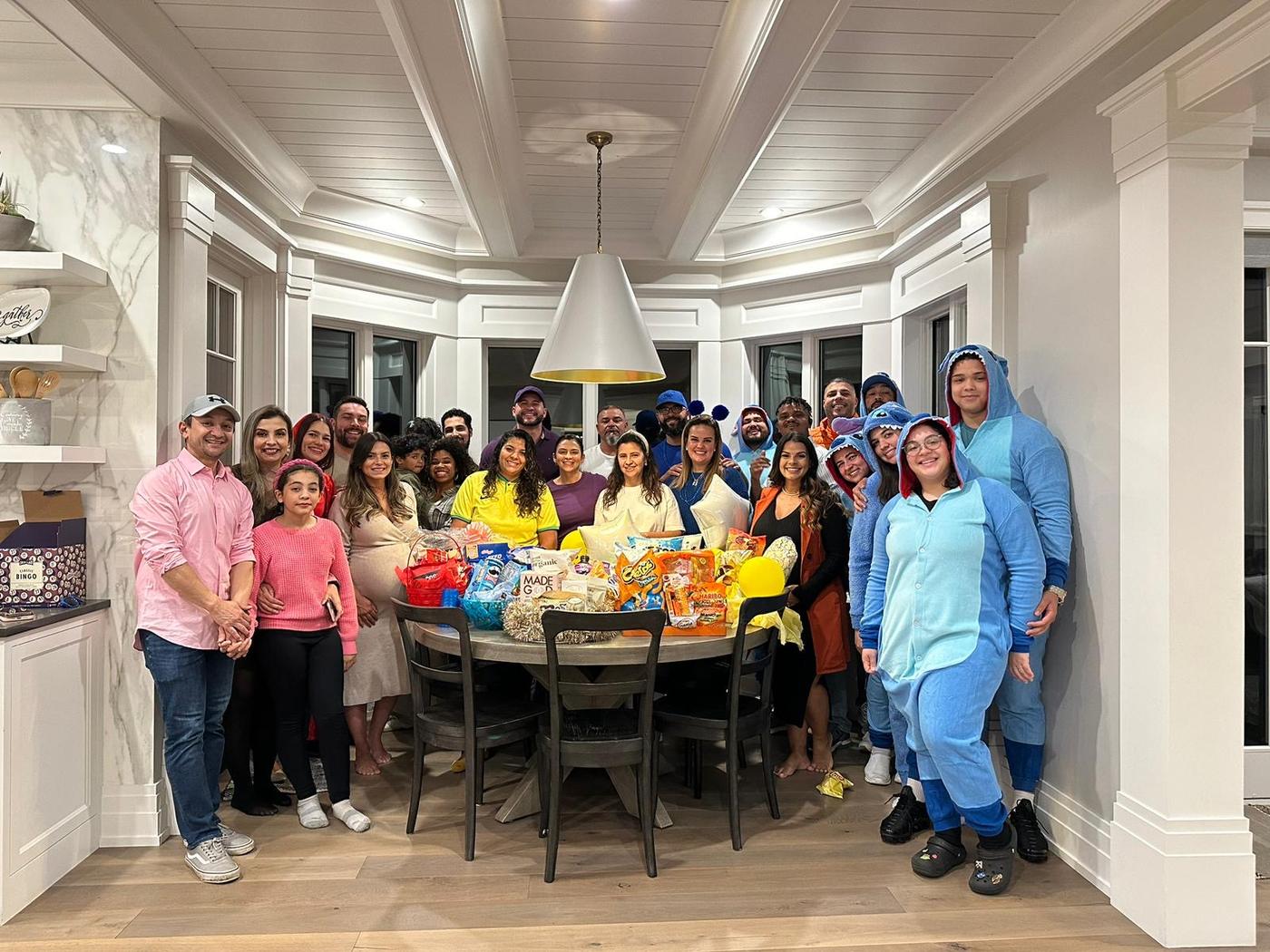Famílias reunidas na cozinha